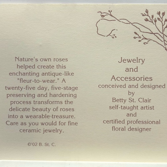 Real Roses Pendant - Picture 6 of 6